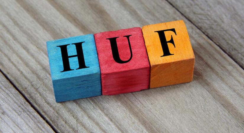 Csodálatosan menetel tovább a forint