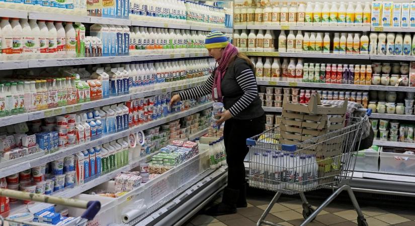 476 forintos kenyér, 314 forintos tészta – összehasonlították az árakat, a különbségek a fizetésekben igazán megdöbbentőek