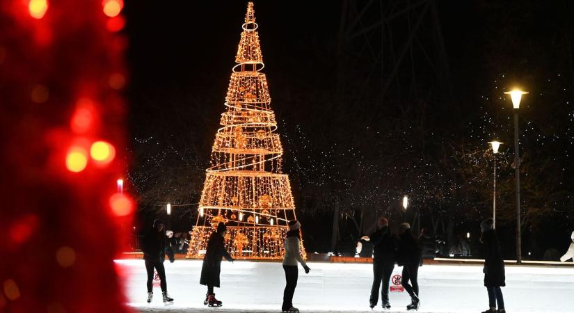 Két pálya, fények, körfolyosó – ilyen lesz idén a szolnoki jégpark