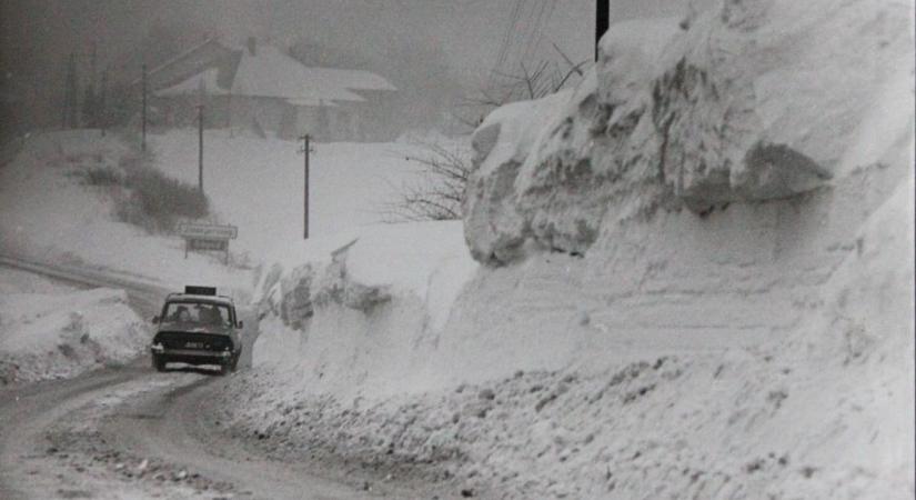 Vajon idén is pihen a szánkó és a síléc? A mesterséges intelligencia szerint: bármi lehet...