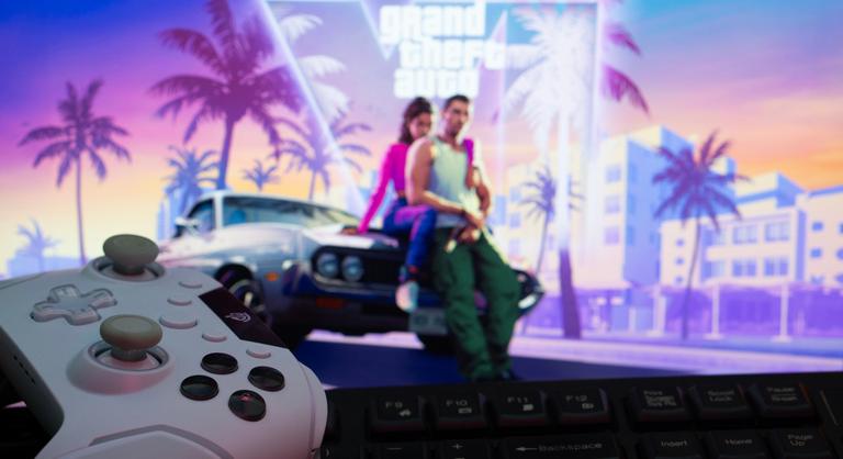 „Ez hatalmas botrány” – már a lengyel parlamentben is felszólaltak a GTA VI elhalasztása miatt