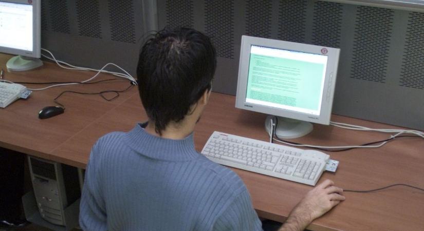 Irgalmatlanul elhasalt: egy tanuló 128 alkalommal bukott a KRESZ-vizsgán - te hányadszorra mentél át?