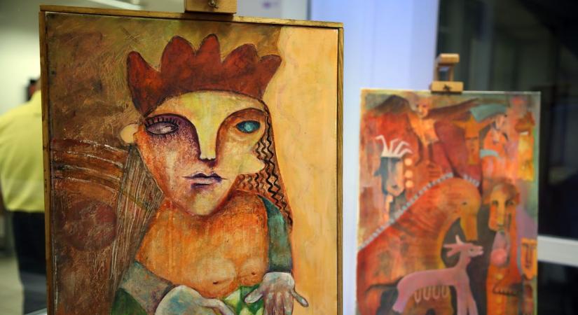 Pécsre ért a a RomART Karaván Vándorkiállítás