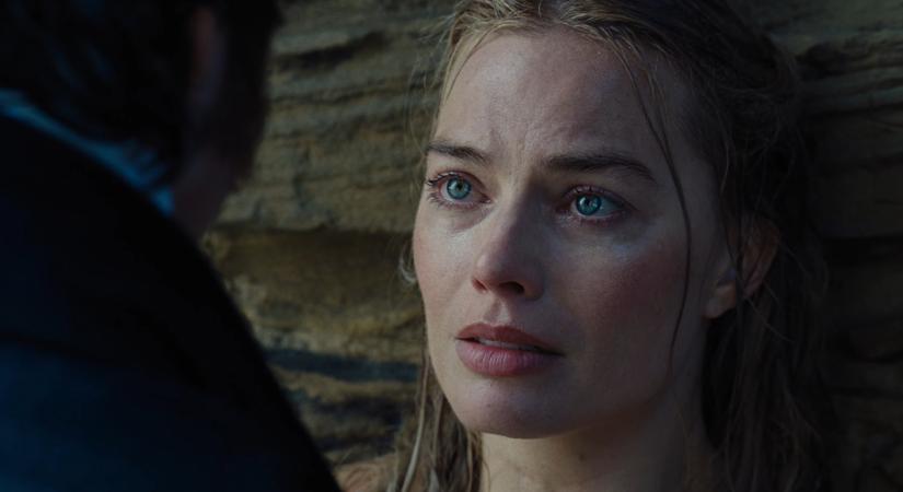 Az Üvöltő szelek új előzetesében nagyon szenvedélyesen néz egymásra Margot Robbie és Jacob Elordi, miközben bőrig áznak