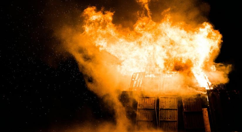 Bitdeer tűzeset Ohióban: veszteségek, eső részvényár és túlélési stratégia