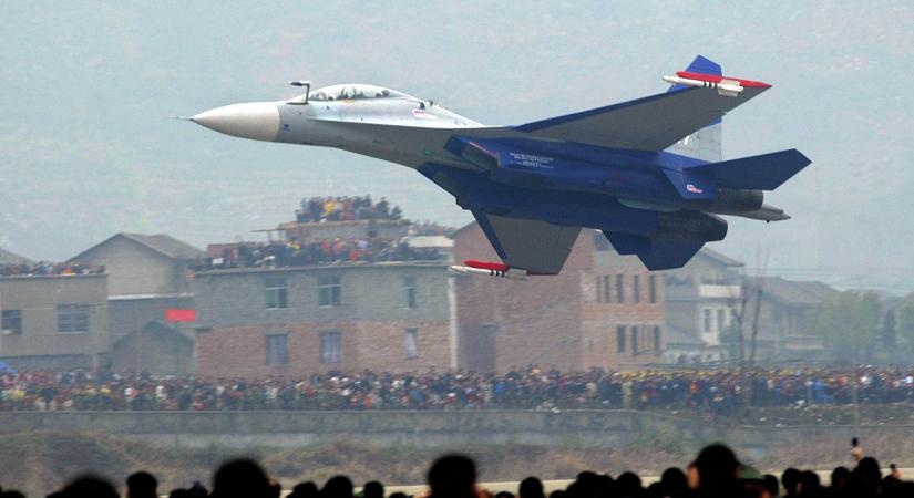 Ismeretlen okból lezuhant egy Szu-30-as vadászgép Oroszországban