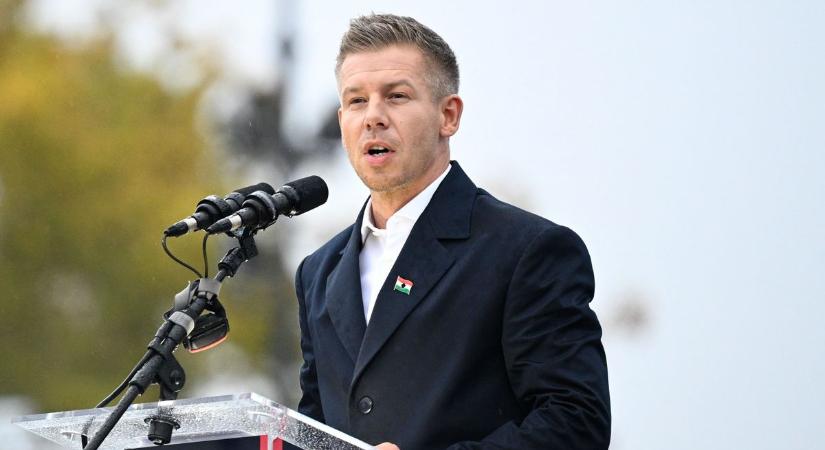 Az ukránok arany wc-jére menne el a Tisza-adó és a nyugdíjadó