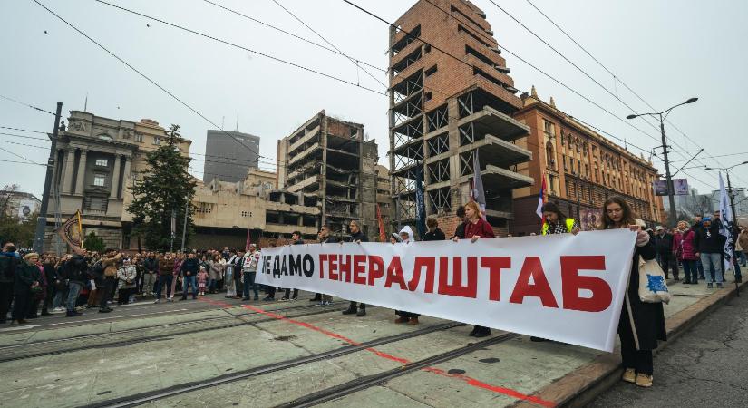 Romok, dollárok, hazugságok