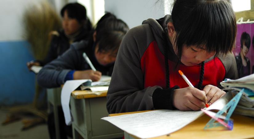 Leálltak a repülőjáratok, hogy ne zavarják a hallás utáni angol teszteket a felvételin Dél-Koreában