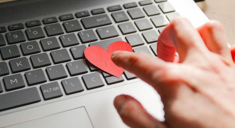 Kifinomult trükkök és édes szavak mögé bújt átverés