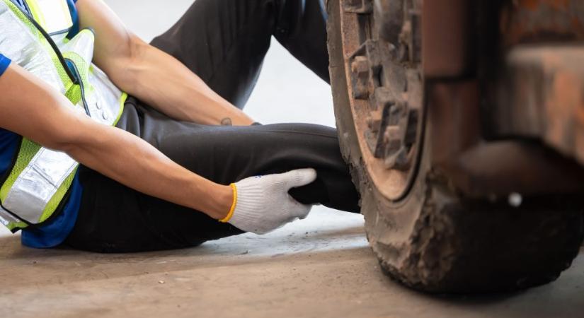 Egy targoncabaleset után levágták a lábát, a bíróság mégis megtagadta az egymillió fontos kártérítési igényét