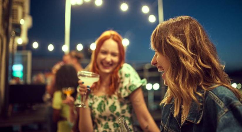 Vége a hét fáradalmainak! A rák és a vízöntő ma kirúgnak a hámból