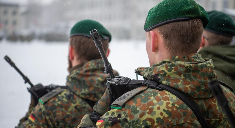 Új tervvel növelné Németország a katonák számát