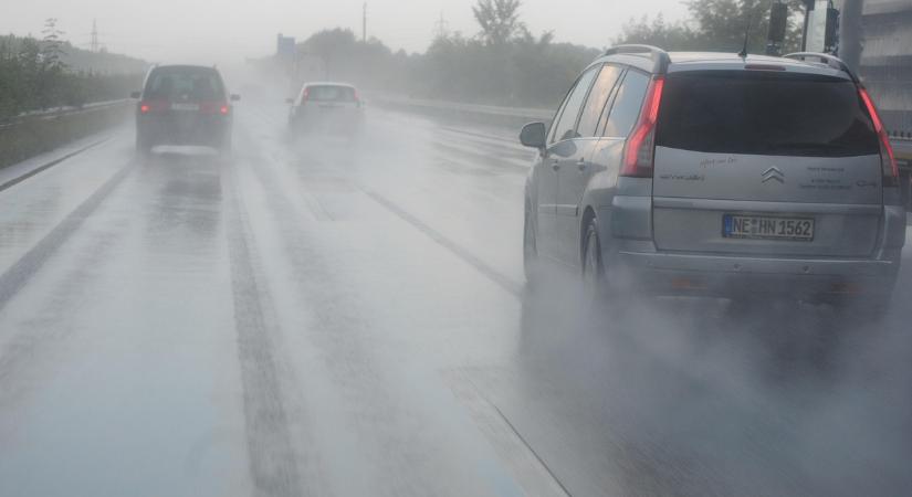 Életveszélyes hiba: vezetés közben ezt rontja el a legtöbb autós Magyarországon