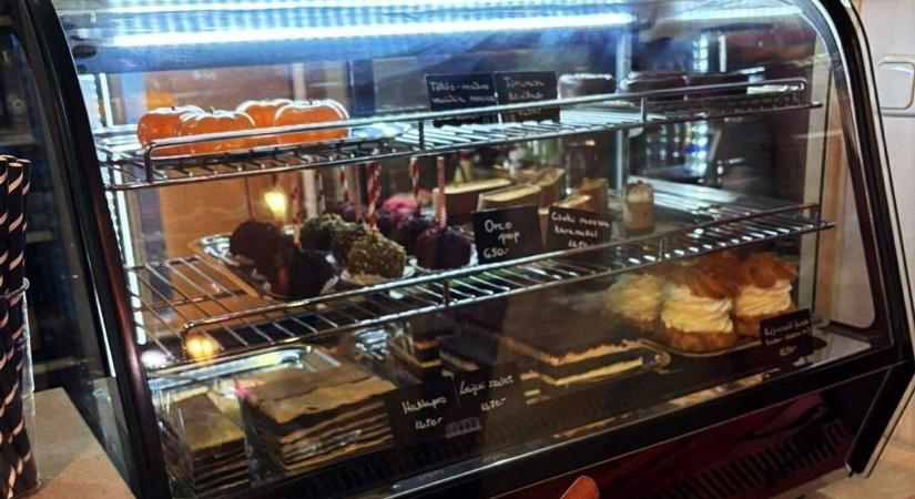 Ikonikus helyen várja vendégeit Győr legújabb kávézója