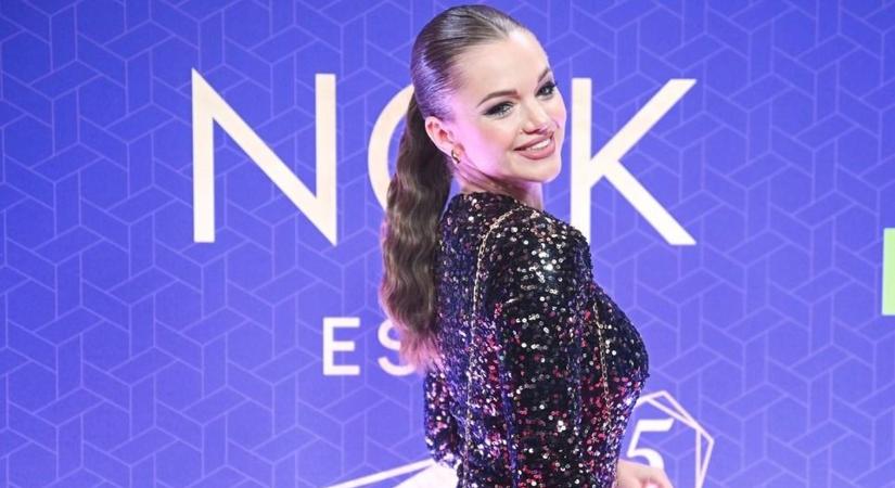 Pap Dorci anyaszült meztelenül villantott: ilyen videót még sosem láttunk tőle!