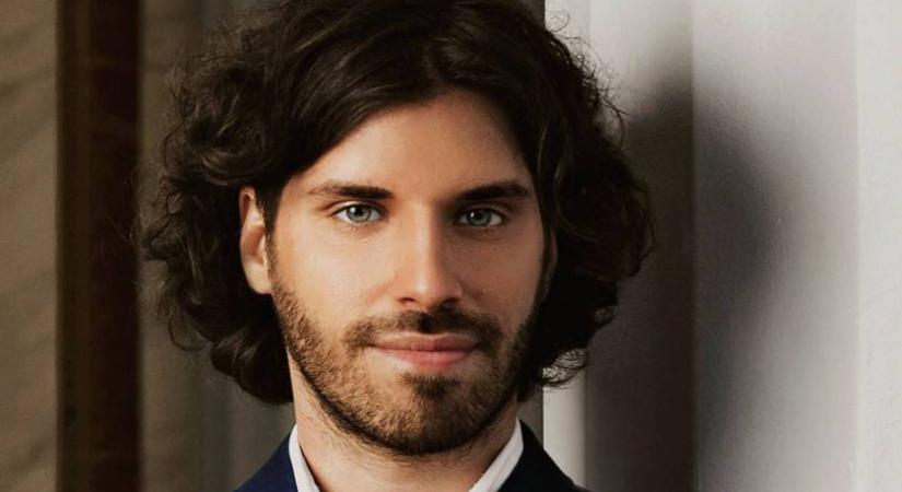 Hercegnőnek érezheted magad a legendás Zsolnay Kávéházban: a karácsonyi időszakra különleges ajánlattal rukkoltak elő