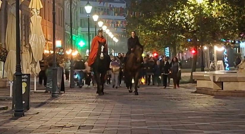 Kiderült: Szent Márton mekizett a minap Esztergomban