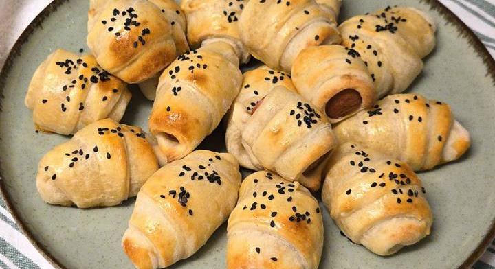 Porhanyós sörkifli virslivel töltve: vendégváró, amit mindenki imád