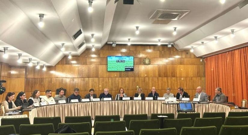 Újabb csúszás az úszómedence felújításában – gond adódott a kivitelezővel