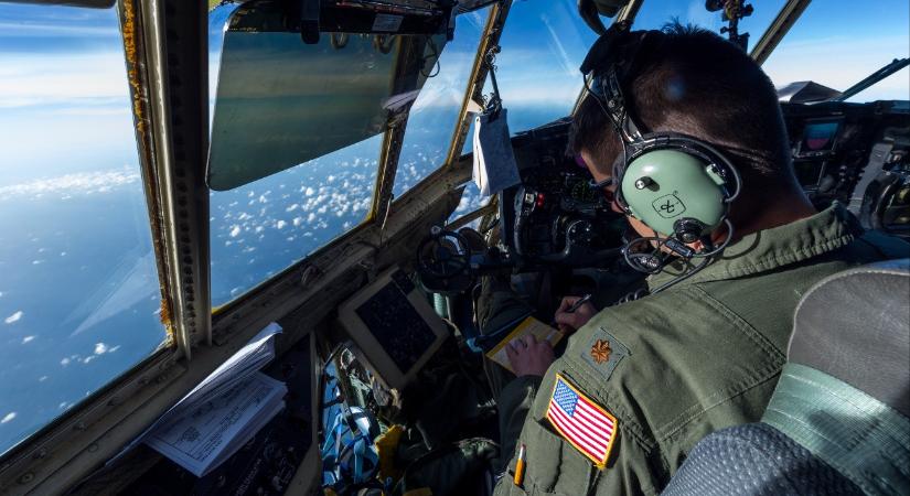 Orosz katonai hajó miatt riasztották az amerikai parti őrséget