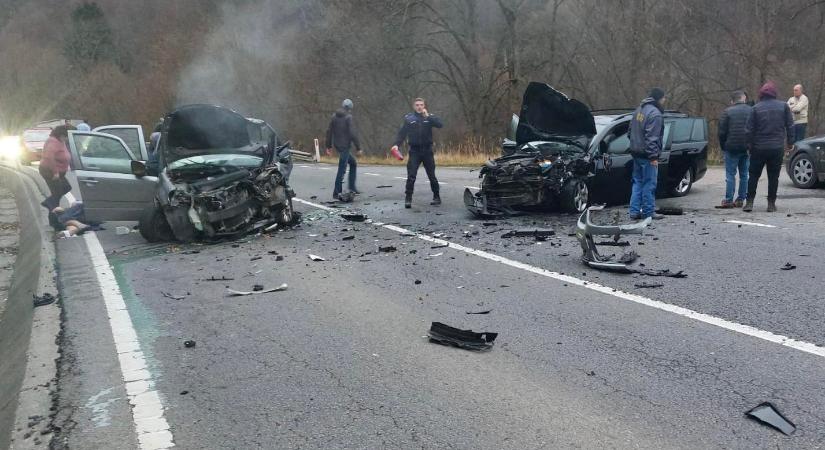 Súlyos baleset Maros megyében: hatan megsérültek