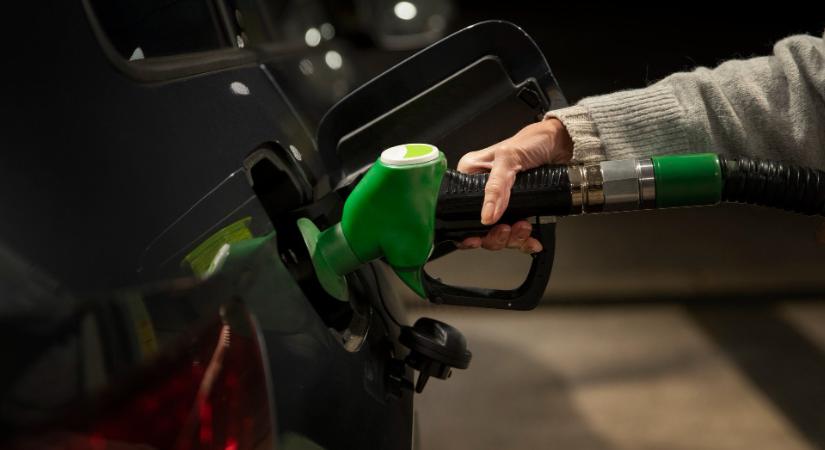 Az Auchan alaposan leárazza a benzint hétvégén