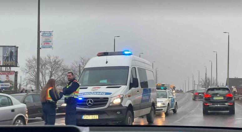 Gyalogosgázolással indult a nap Debrecenben