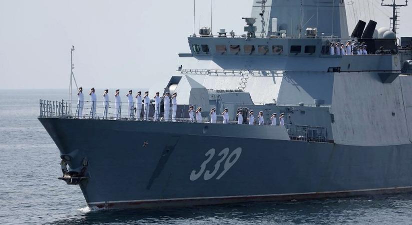 Orosz katonai hajó jelent meg Amerika partjainál