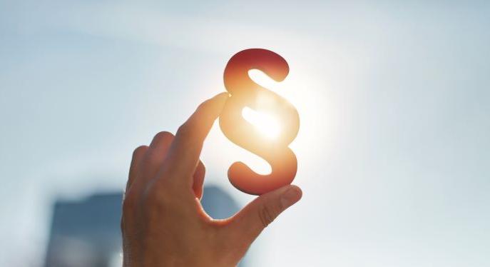 Kormányintézkedések: nyugdíj, egészségügy, AI