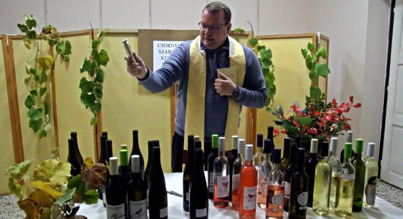 Innál dél-zalai bort? Ne habozz: most már áldás is van a nedűn