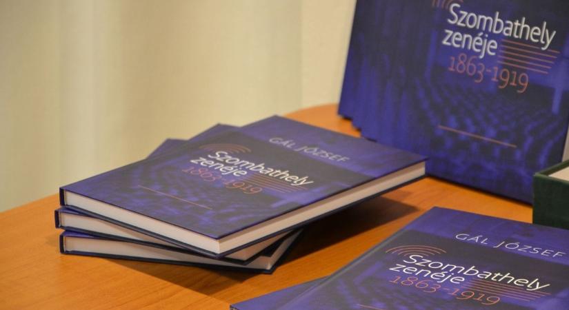 A kékek ritmusa - Gál József új kötetéből kihallatszik Szombathely zenéje