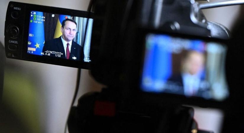 A lengyel külügyminiszter nyíltan megfenyegette Magyarországot: ha ezt nem teszi meg, baj lesz!