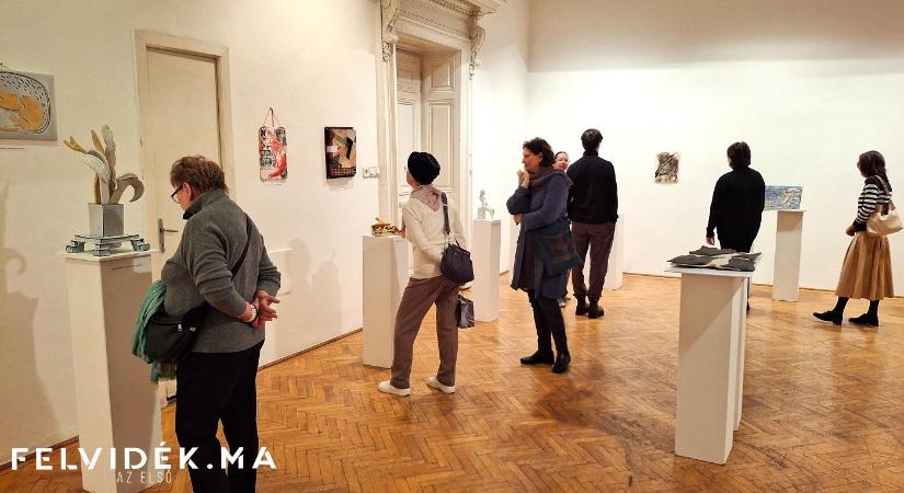 38. országos kerámiatárlat felvidéki alkotóval Budapesten