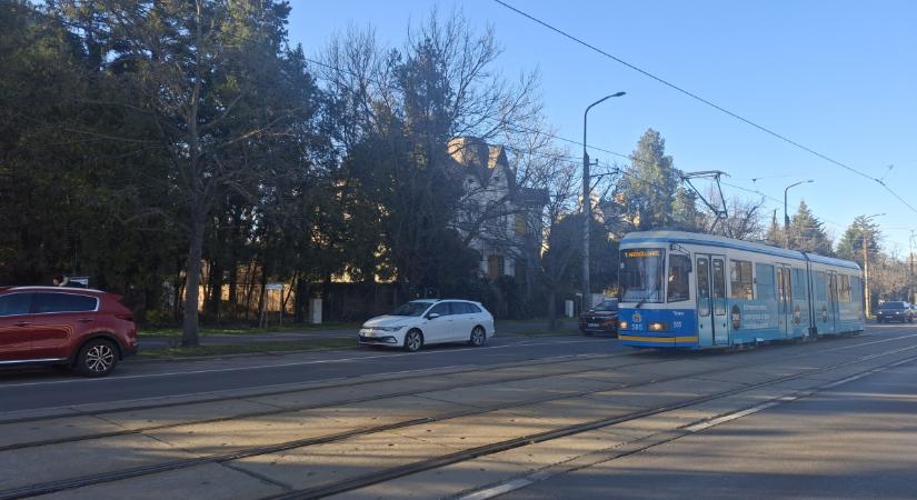 Balesetekkel indult a reggel Debrecenben