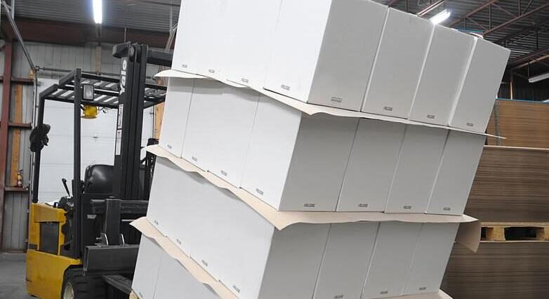 Miért érdemes csúszásgátló papírt használni a logisztikában?