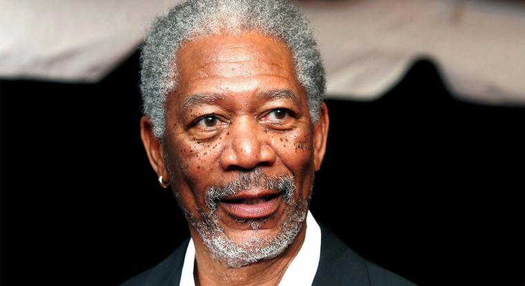 Morgan Freemannek elege van abból, hogy a mesterséges intelligenciával rabolják ki