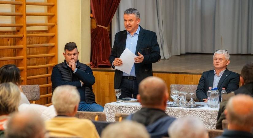 A falu közmeghallgatásán két új trafibox telepítéséről is szó esett