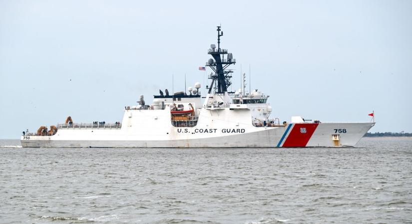 Orosz hadihajót észleltek az amerikai partok közelében: a partiőrség azonnal reagált a provokációra, Moszkva most már Washingtont kóstolgatja