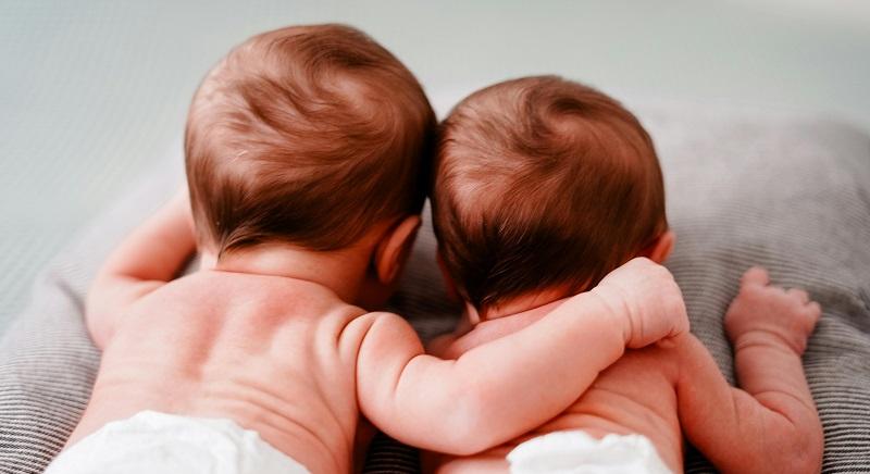 Az alkotmánybírósághoz fordultak az ikrek jogaiért