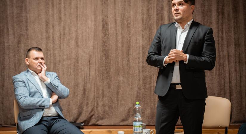 Kávé, tea, megmaradás – Gubík László Nyitracsehin is járt