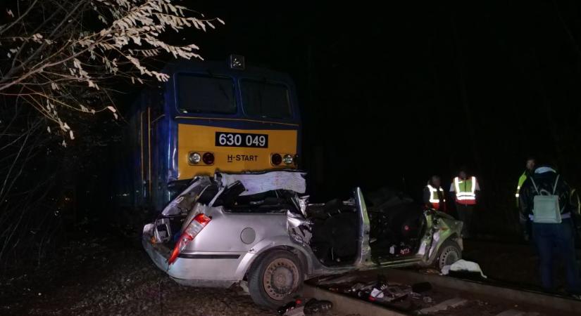 Videón a szentmártonkátai vasúti tragédia, amely öt ember halálát okozta