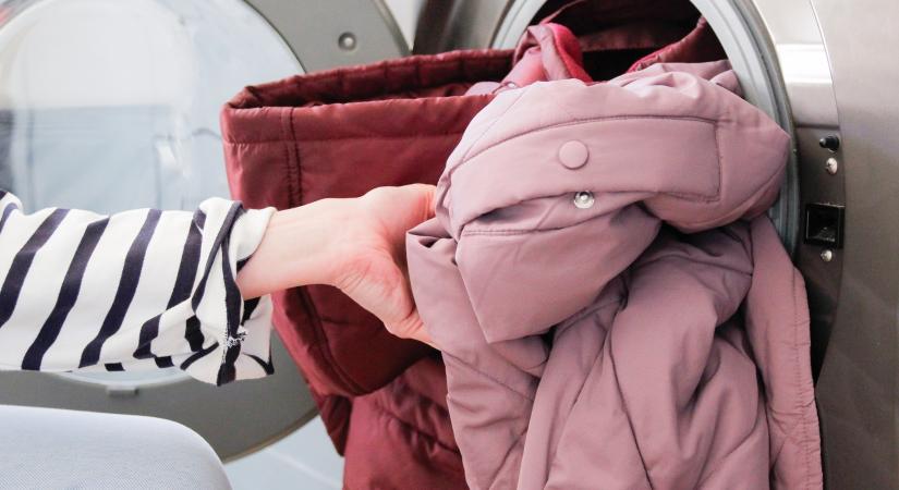 Ezt tedd a mosógépbe és a pehelykabátod olyan lesz mint, új korában