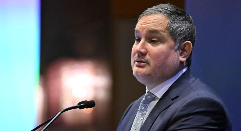 Jöhetnek az osztogatások: több száz milliárd forintos mozgástere lett a kormánynak