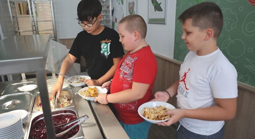 Repeta-botrány Pécsen: filléres emelésen múlhatott a gyerekek második adagja