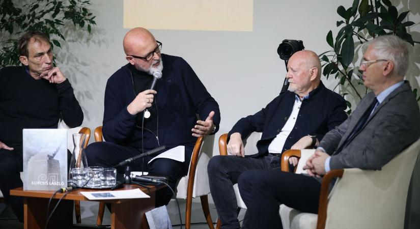 Életműkatalógussal jelentkezett Kurcsis László grafikusművész a Győri Könyvszalonra