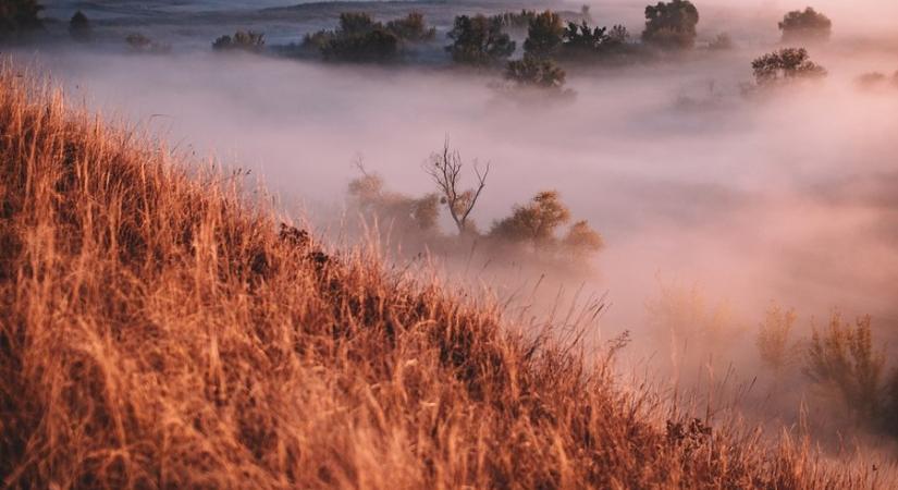 Az ország nagyobb részén még mindig a köd uralkodik, figyelmeztetnek