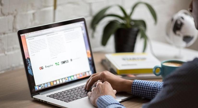 Informatikusokat bocsátanak el