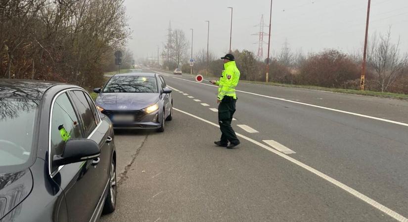 Szabálysértők százait csípték nyakon a rendőrök az országos közúti razzia során
