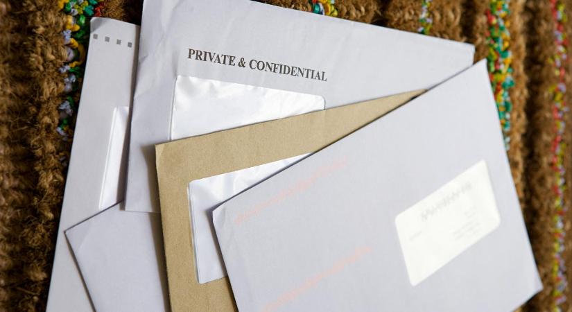 Több elhunyt erdélyi szavazó nevére is érkezett választási regisztrációs levél